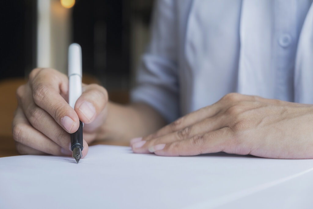 Ciri-Ciri Tracing Tanda Tangan